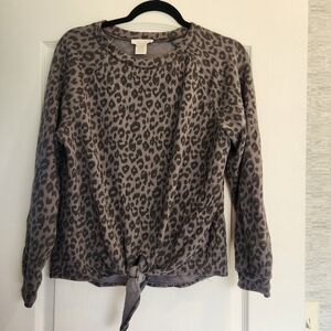 URBAN Romantics Gray Leopard Tie-Front Sweatshirt Size M Euc